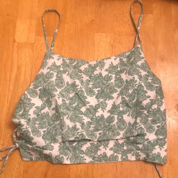 Floral Print Crop Top - Picture 2 of 5